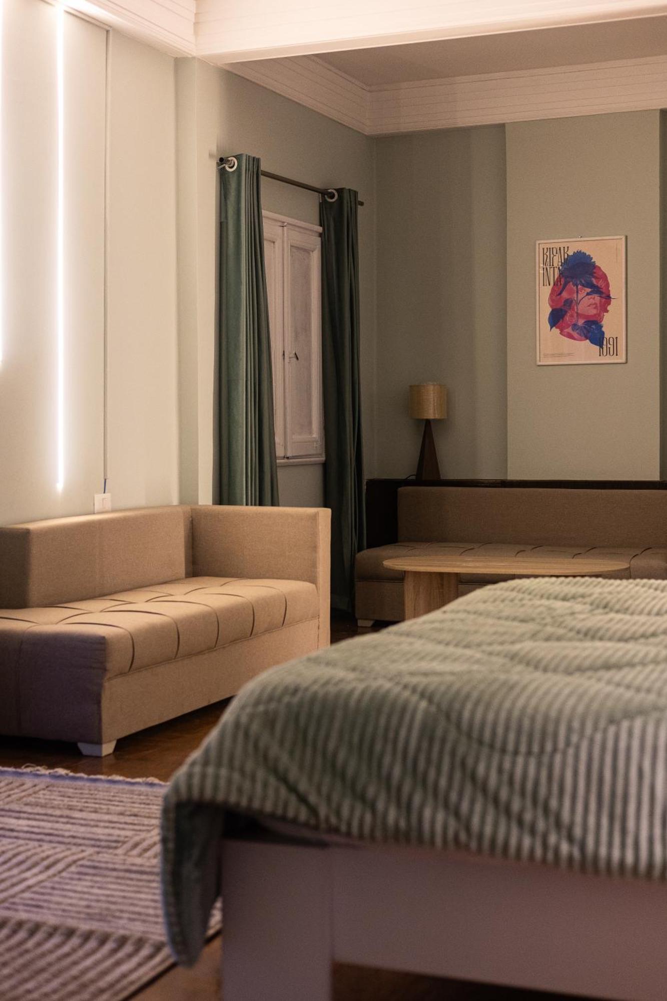 Chic Haven At Garden Apartment